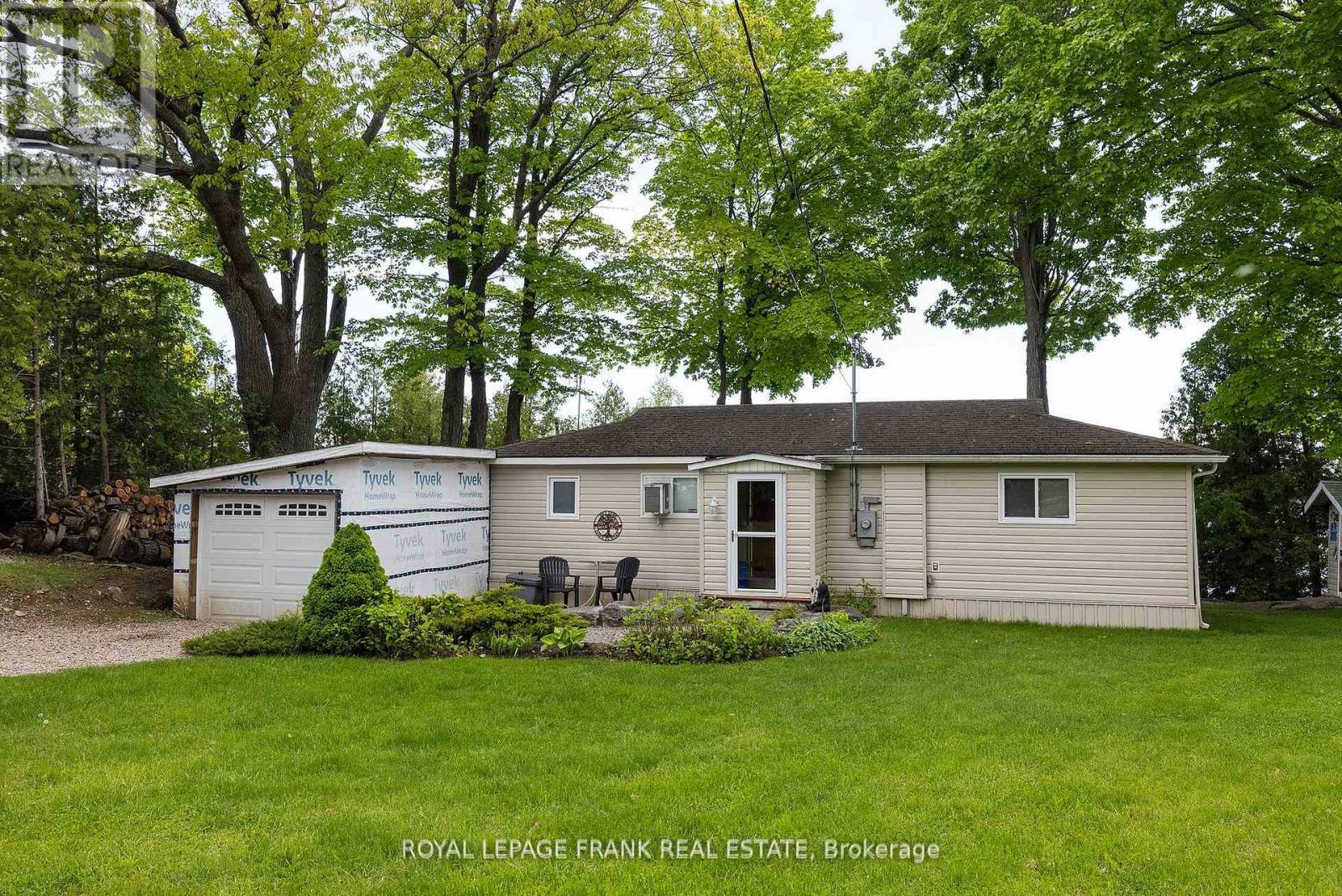 26 Fire Route 60, Trent Lakes, Ontario  K0L 1J0 - Photo 2 - X12976288