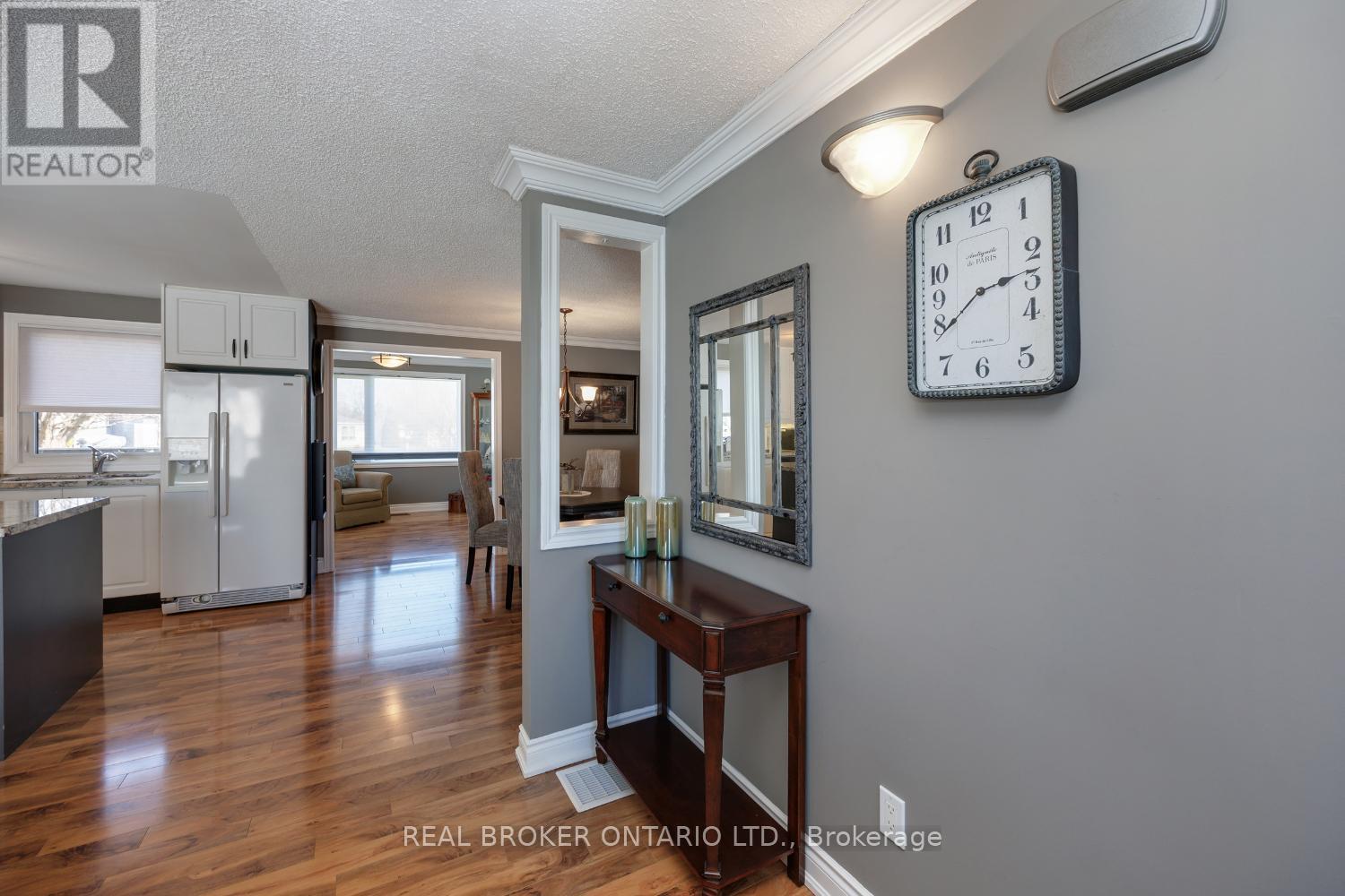 22 Champlain Court, Clarington (Newcastle), Ontario  L1B 1A5 - Photo 5 - E12976780