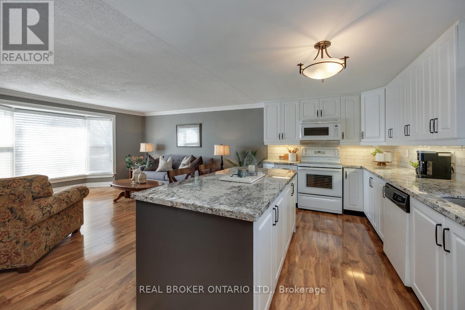 22 Champlain Court, Clarington (Newcastle), Ontario  L1B 1A5 - Photo 8 - E12976780