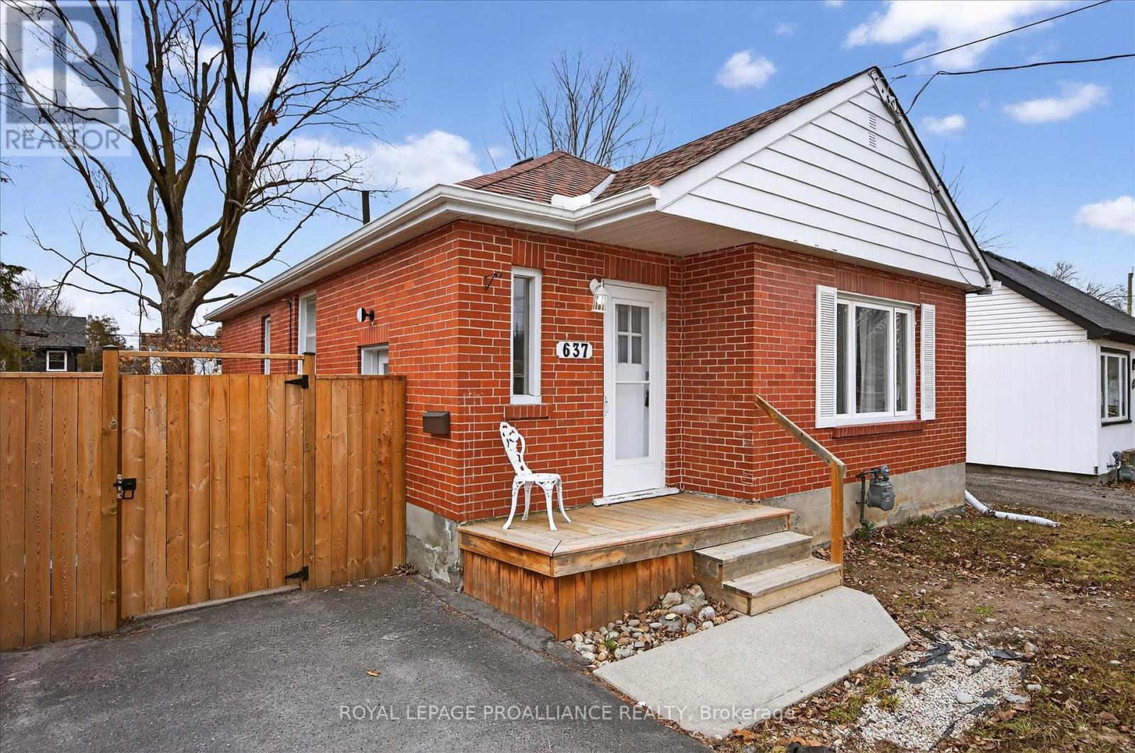 637 Beverly Street, Peterborough (Ashburnham Ward 4), Ontario  K9H 2B4 - Photo 2 - X12976678