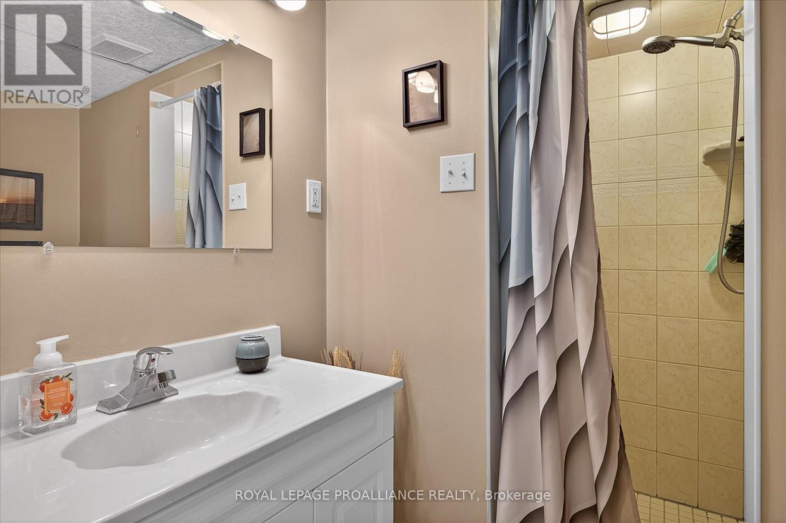 637 Beverly Street, Peterborough (Ashburnham Ward 4), Ontario  K9H 2B4 - Photo 23 - X12976678