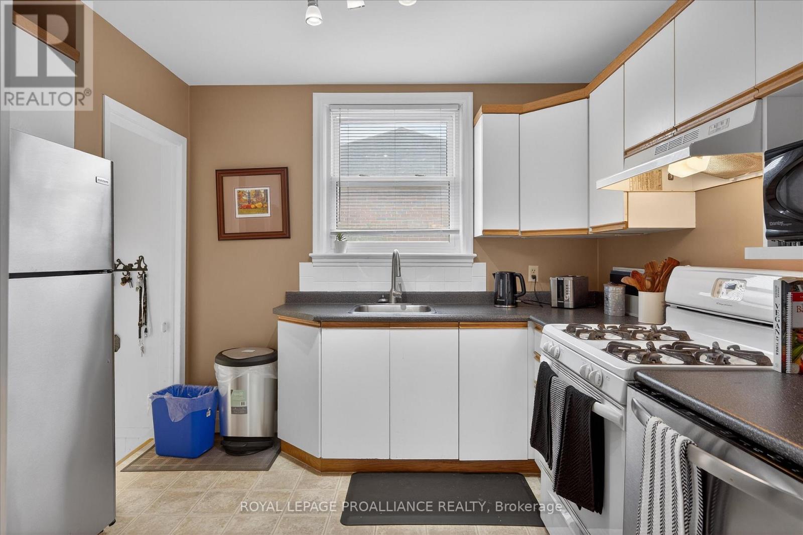 637 Beverly Street, Peterborough (Ashburnham Ward 4), Ontario  K9H 2B4 - Photo 7 - X12976678