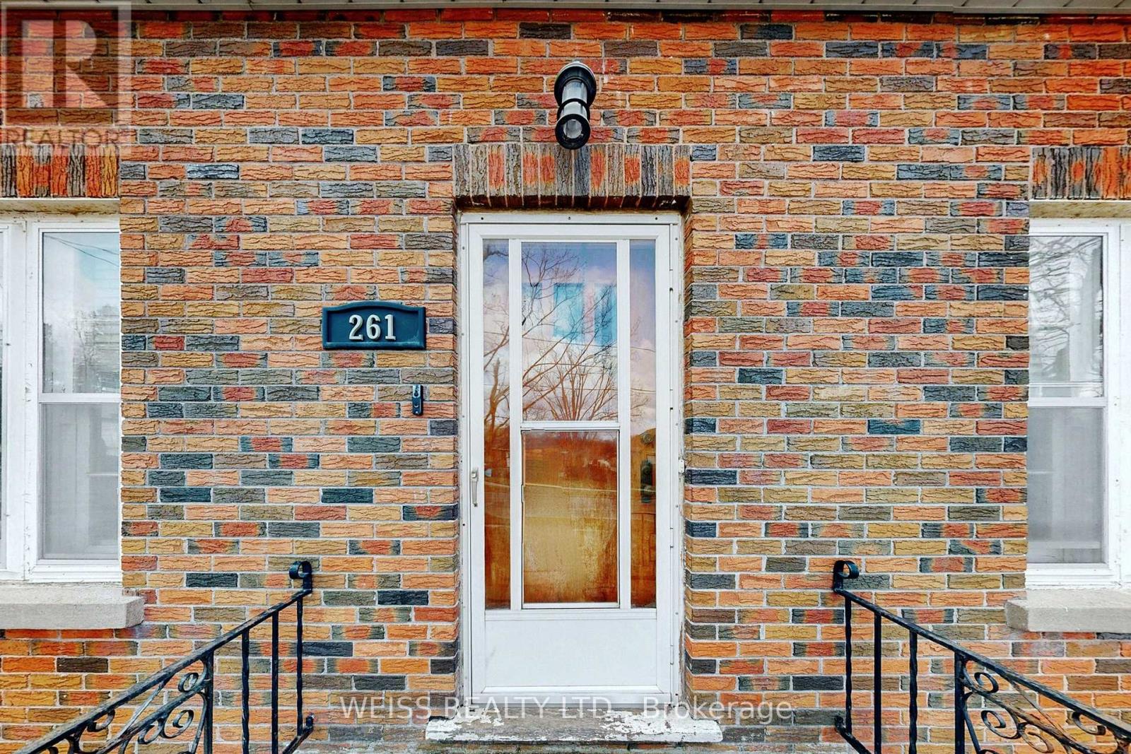 261 Wolsely Street, Peterborough (Northcrest Ward 5), Ontario  K9H 4Z8 - Photo 6 - X12976754