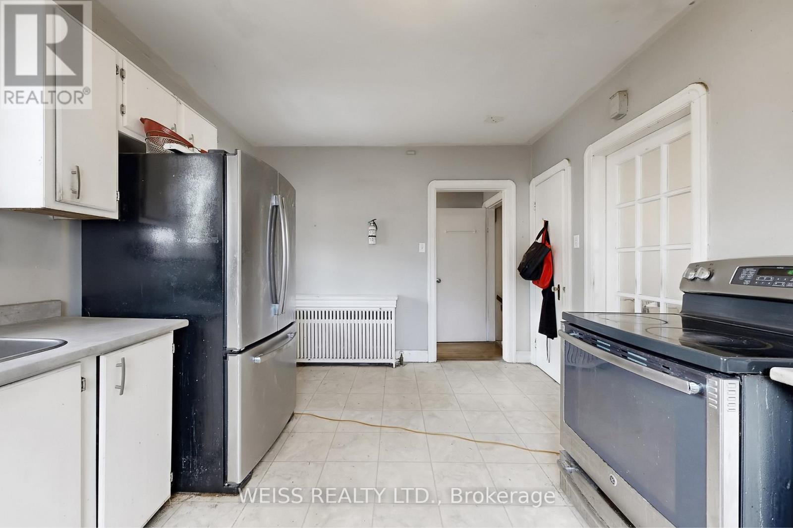 261 Wolsely Street, Peterborough (Northcrest Ward 5), Ontario  K9H 4Z8 - Photo 9 - X12976754