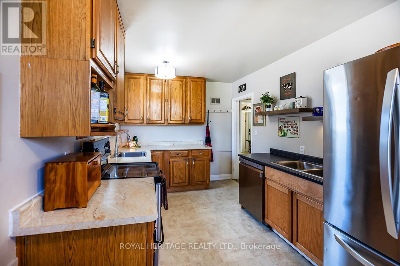 250 King George Street, Peterborough (Otonabee Ward 1), Ontario  K9J 1R8 - Photo 11 - X12977126