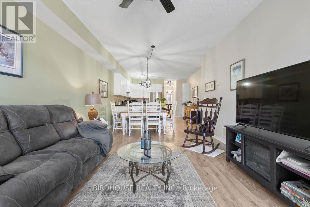 8 Deacon Crescent, Kawartha Lakes (Lindsay), Ontario  K9V 0L4 - Photo 11 - X12977224