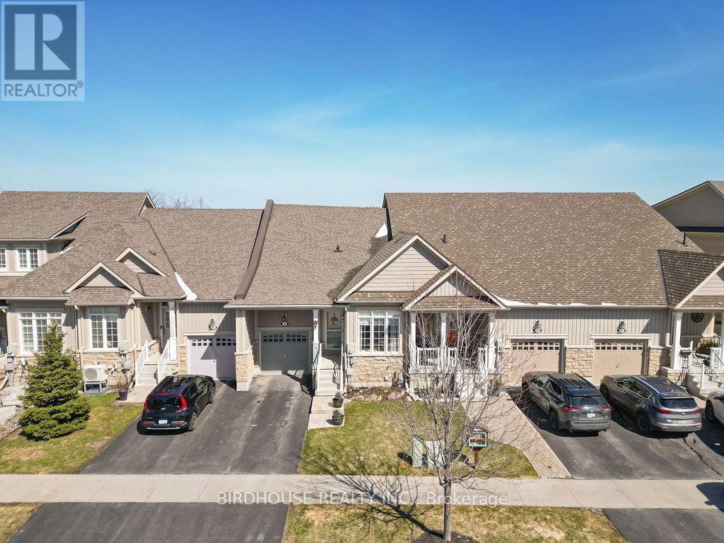 8 Deacon Crescent, Kawartha Lakes (Lindsay), Ontario  K9V 0L4 - Photo 2 - X12977224