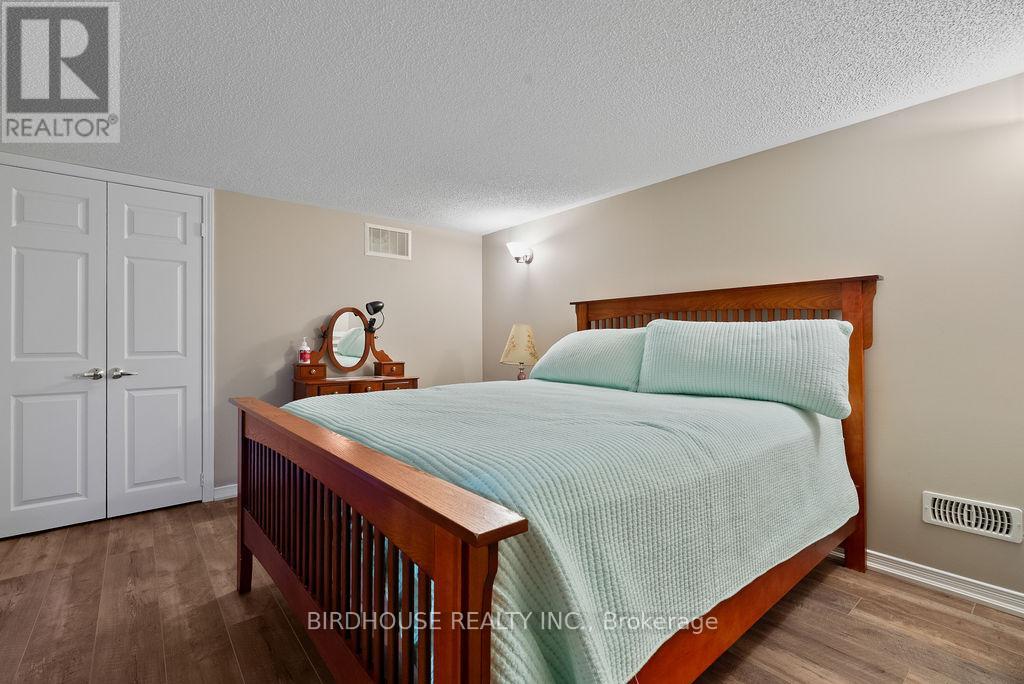 8 Deacon Crescent, Kawartha Lakes (Lindsay), Ontario  K9V 0L4 - Photo 20 - X12977224