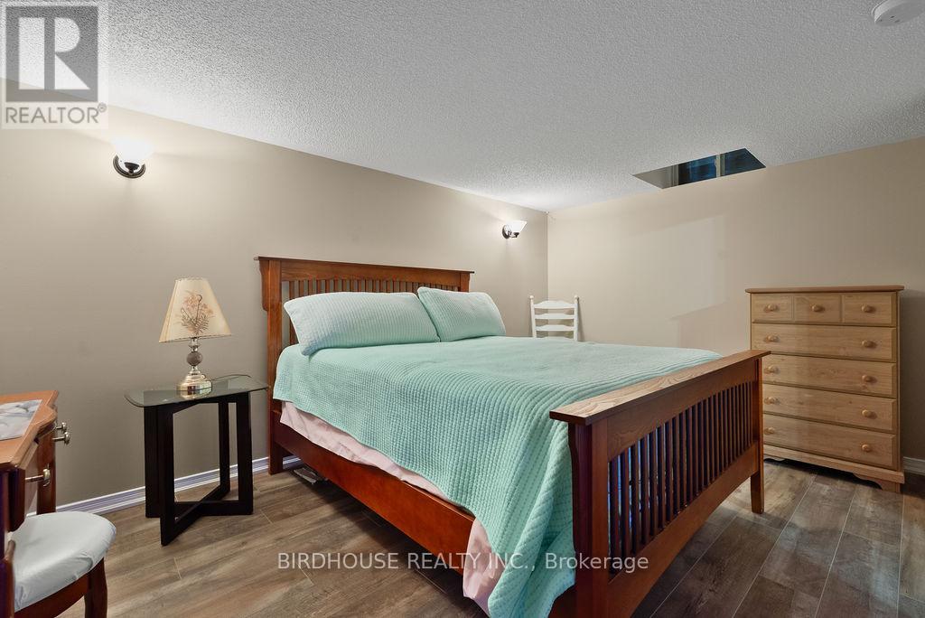 8 Deacon Crescent, Kawartha Lakes (Lindsay), Ontario  K9V 0L4 - Photo 21 - X12977224