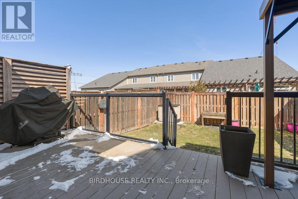 8 Deacon Crescent, Kawartha Lakes (Lindsay), Ontario  K9V 0L4 - Photo 24 - X12977224