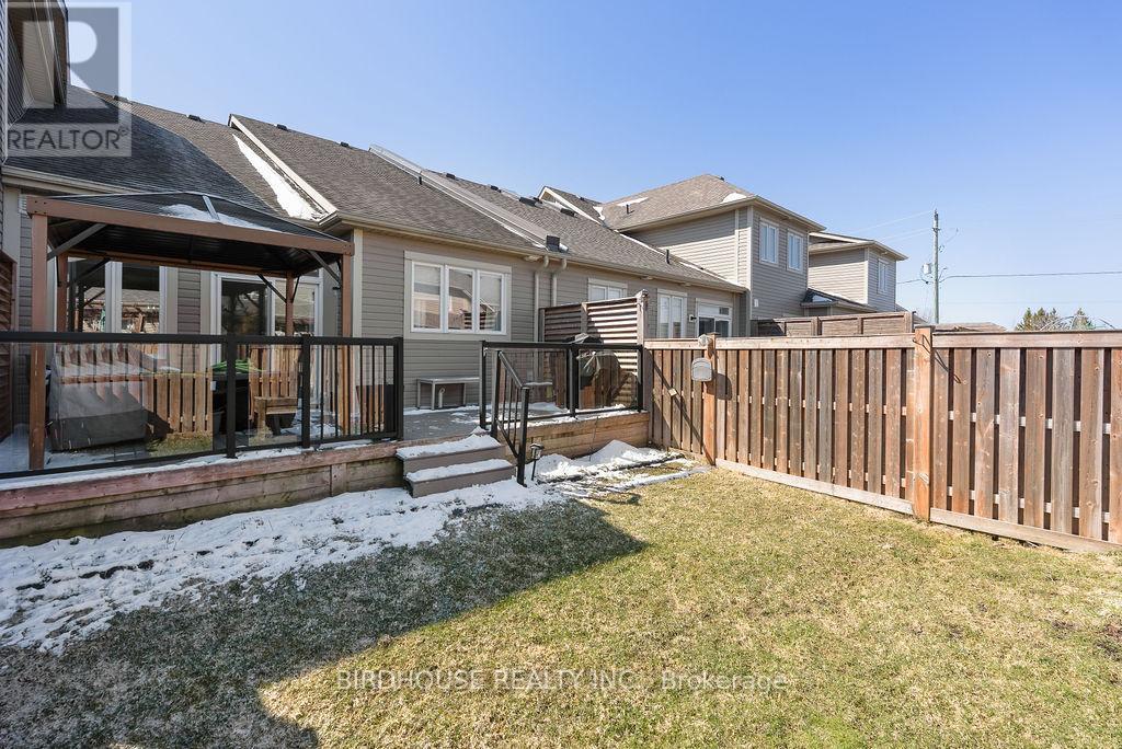 8 Deacon Crescent, Kawartha Lakes (Lindsay), Ontario  K9V 0L4 - Photo 26 - X12977224