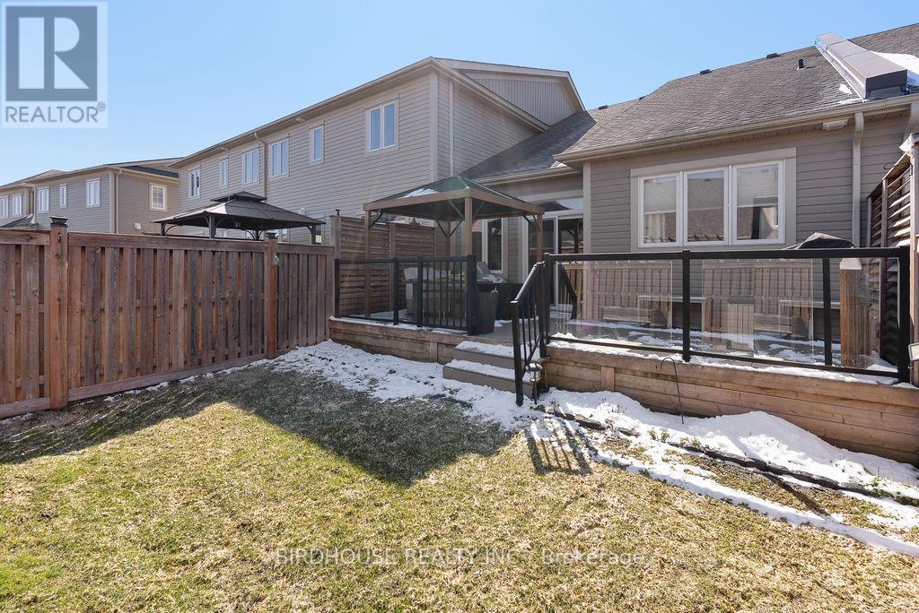 8 Deacon Crescent, Kawartha Lakes (Lindsay), Ontario  K9V 0L4 - Photo 27 - X12977224