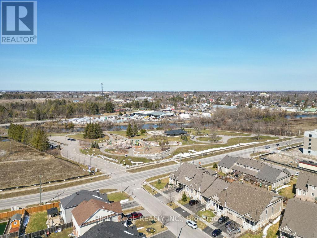 8 Deacon Crescent, Kawartha Lakes (Lindsay), Ontario  K9V 0L4 - Photo 30 - X12977224