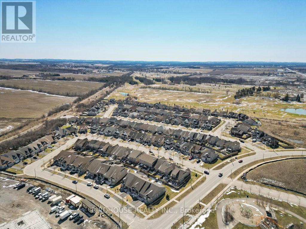 8 Deacon Crescent, Kawartha Lakes (Lindsay), Ontario  K9V 0L4 - Photo 35 - X12977224