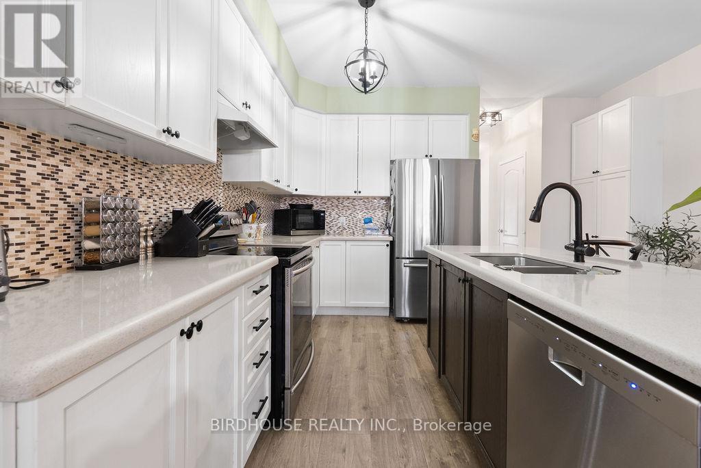 8 Deacon Crescent, Kawartha Lakes (Lindsay), Ontario  K9V 0L4 - Photo 5 - X12977224