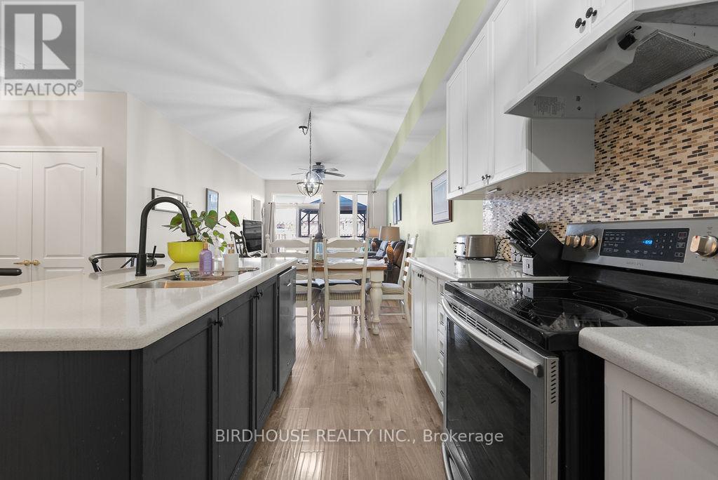 8 Deacon Crescent, Kawartha Lakes (Lindsay), Ontario  K9V 0L4 - Photo 6 - X12977224