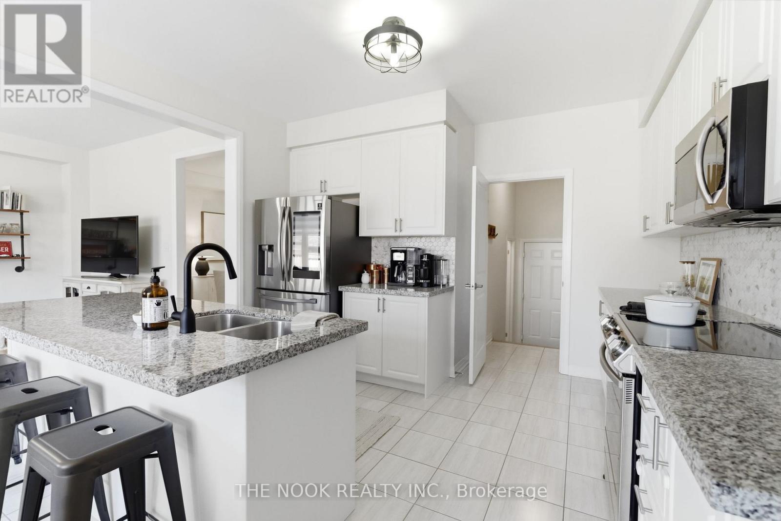 28 Fernridge Heights, Cavan Monaghan (Cavan-Monaghan), Ontario  L0A 1G0 - Photo 20 - X12977814