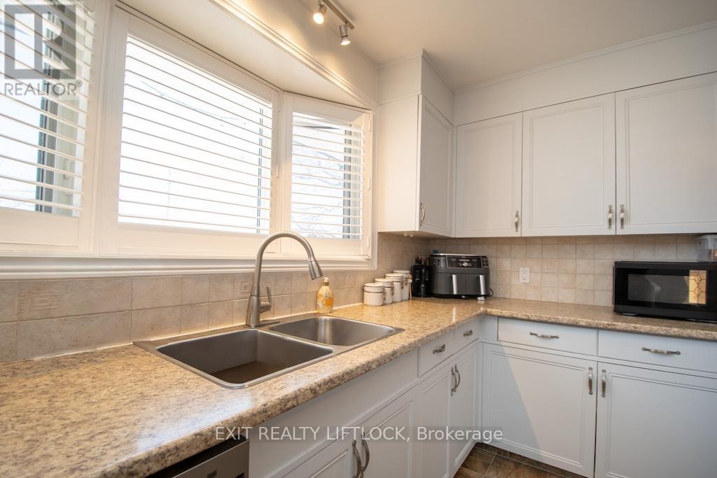 871 Westdale Avenue, Peterborough (Northcrest Ward 5), Ontario  K9H 6C5 - Photo 13 - X12977952