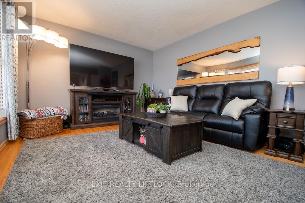 871 Westdale Avenue, Peterborough (Northcrest Ward 5), Ontario  K9H 6C5 - Photo 8 - X12977952