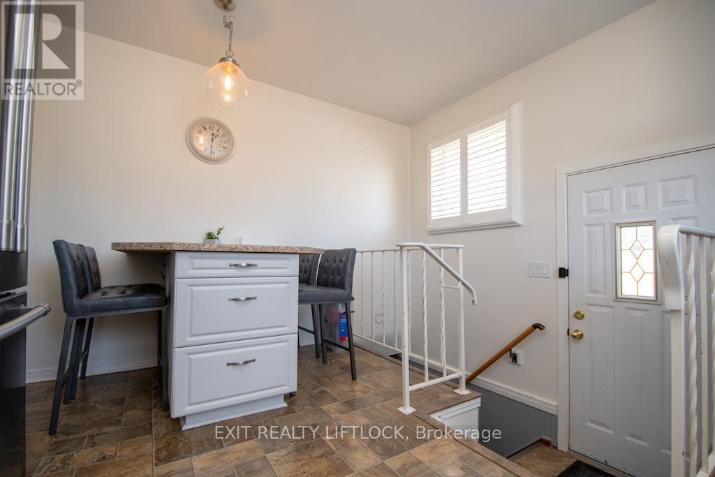 871 Westdale Avenue, Peterborough (Northcrest Ward 5), Ontario  K9H 6C5 - Photo 9 - X12977952