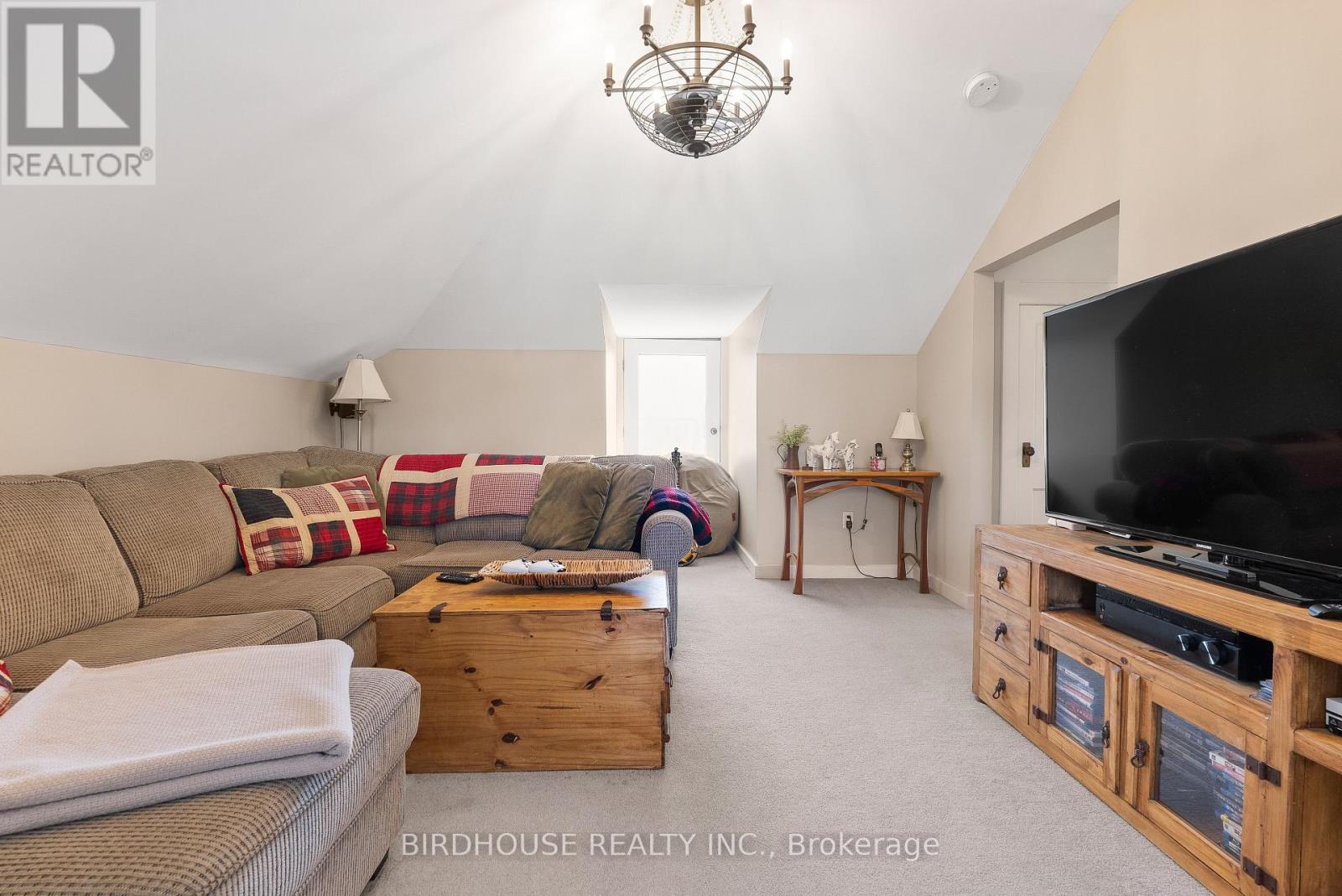 69 Bond Street W, Kawartha Lakes (Lindsay), Ontario  K9V 3R3 - Photo 35 - X12977996