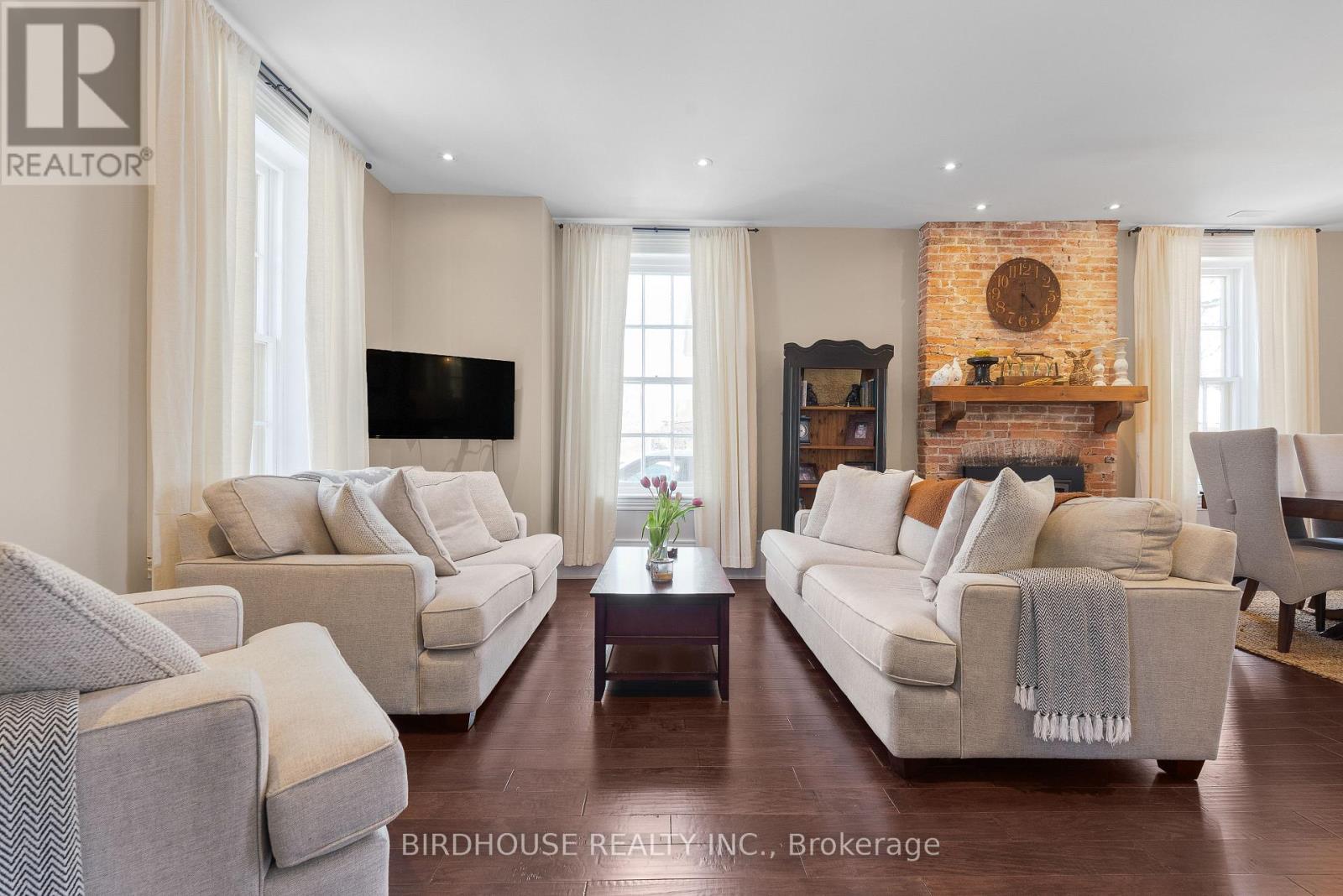 69 Bond Street W, Kawartha Lakes (Lindsay), Ontario  K9V 3R3 - Photo 5 - X12977996