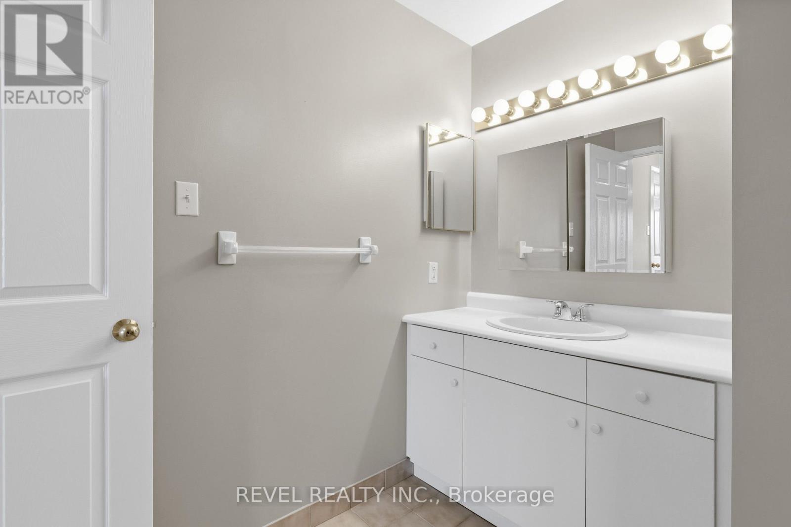 309 - 4 Heritage Way, Kawartha Lakes (Lindsay), Ontario  K9V 5Z2 - Photo 38 - X12978134