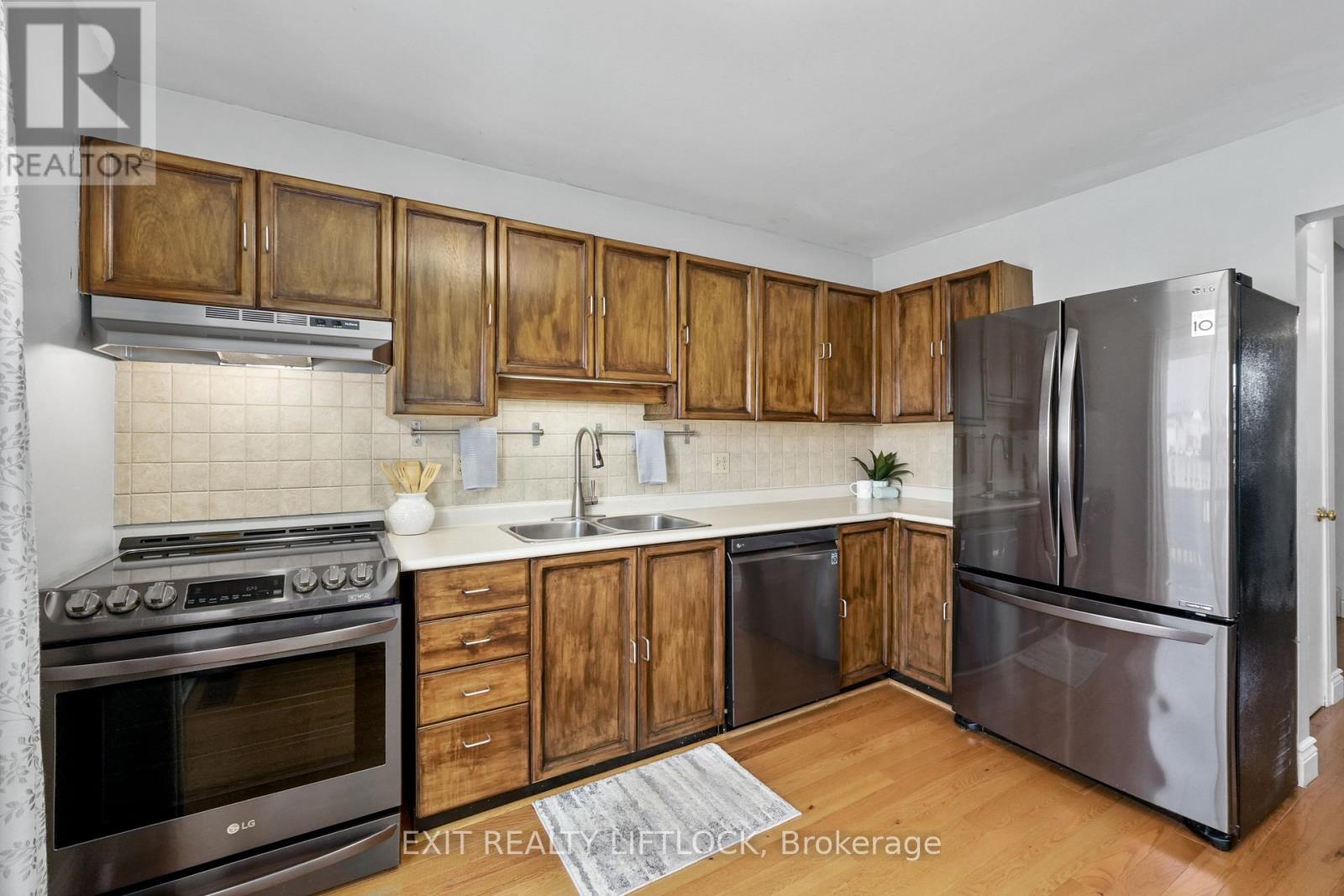 1243 Huntington Circle, Peterborough (Otonabee Ward 1), Ontario  K9K 2B4 - Photo 12 - X12978190