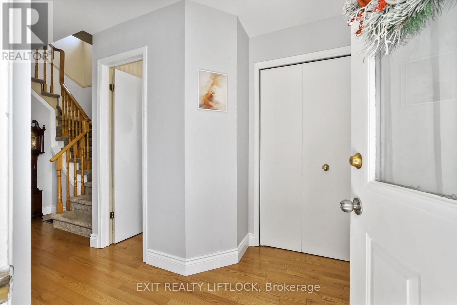 1243 Huntington Circle, Peterborough (Otonabee Ward 1), Ontario  K9K 2B4 - Photo 3 - X12978190