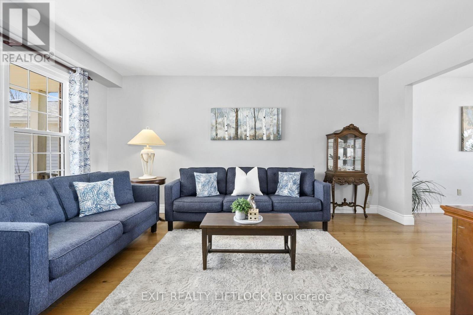 1243 Huntington Circle, Peterborough (Otonabee Ward 1), Ontario  K9K 2B4 - Photo 5 - X12978190