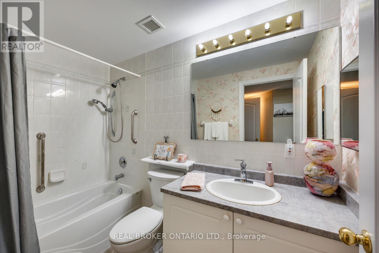 401 - 51 Rivermill Boulevard, Kawartha Lakes (Lindsay), Ontario  K9V 6E8 - Photo 21 - X12978196