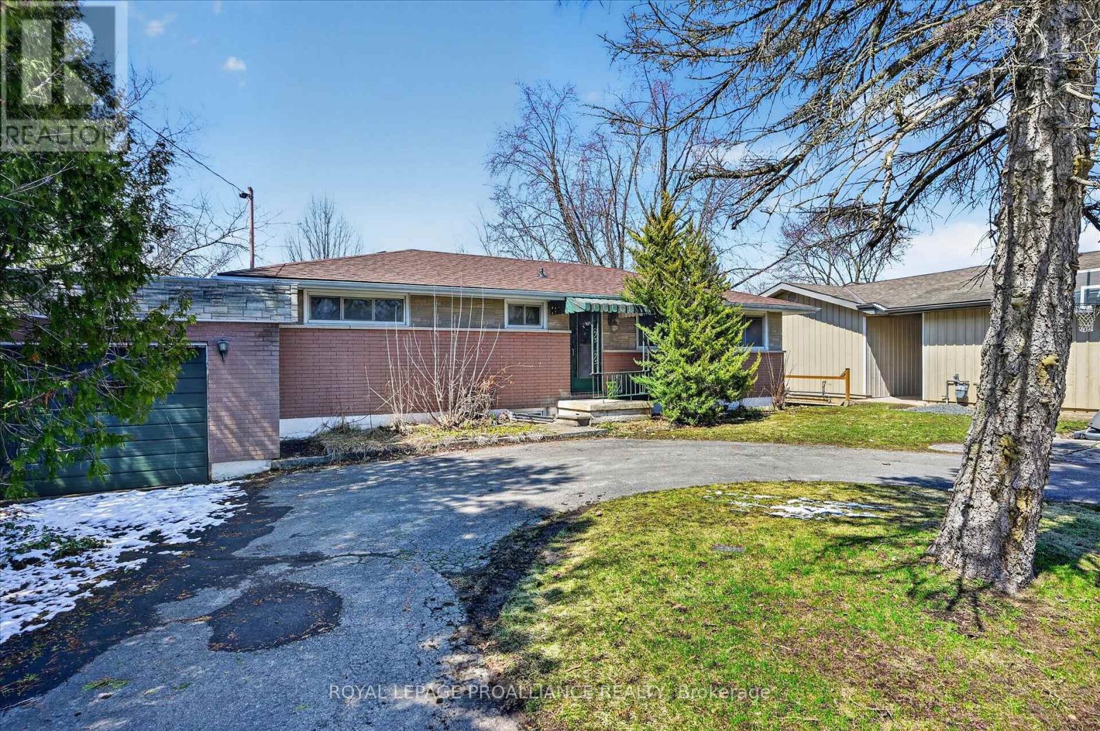 665 River Road S, Peterborough (Ashburnham Ward 4), Ontario  K9J 1E6 - Photo 5 - X12978226