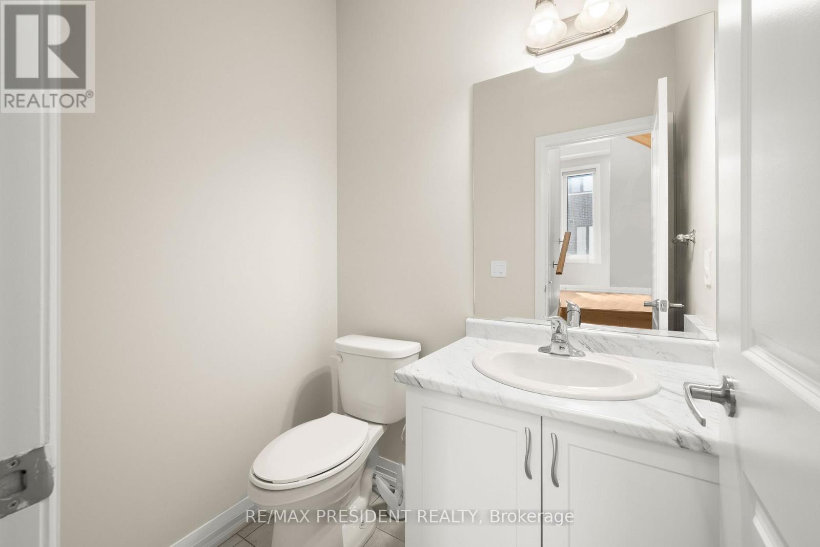 100 Corley Street W, Kawartha Lakes (Lindsay), Ontario  K9V 6C2 - Photo 10 - X12978090