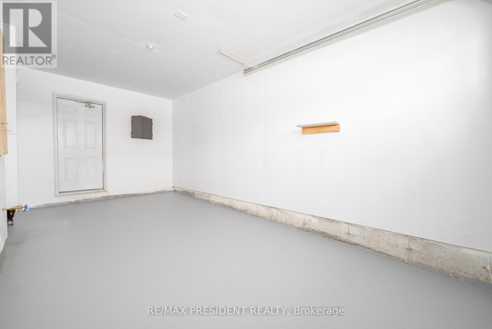 100 Corley Street W, Kawartha Lakes (Lindsay), Ontario  K9V 6C2 - Photo 11 - X12978090