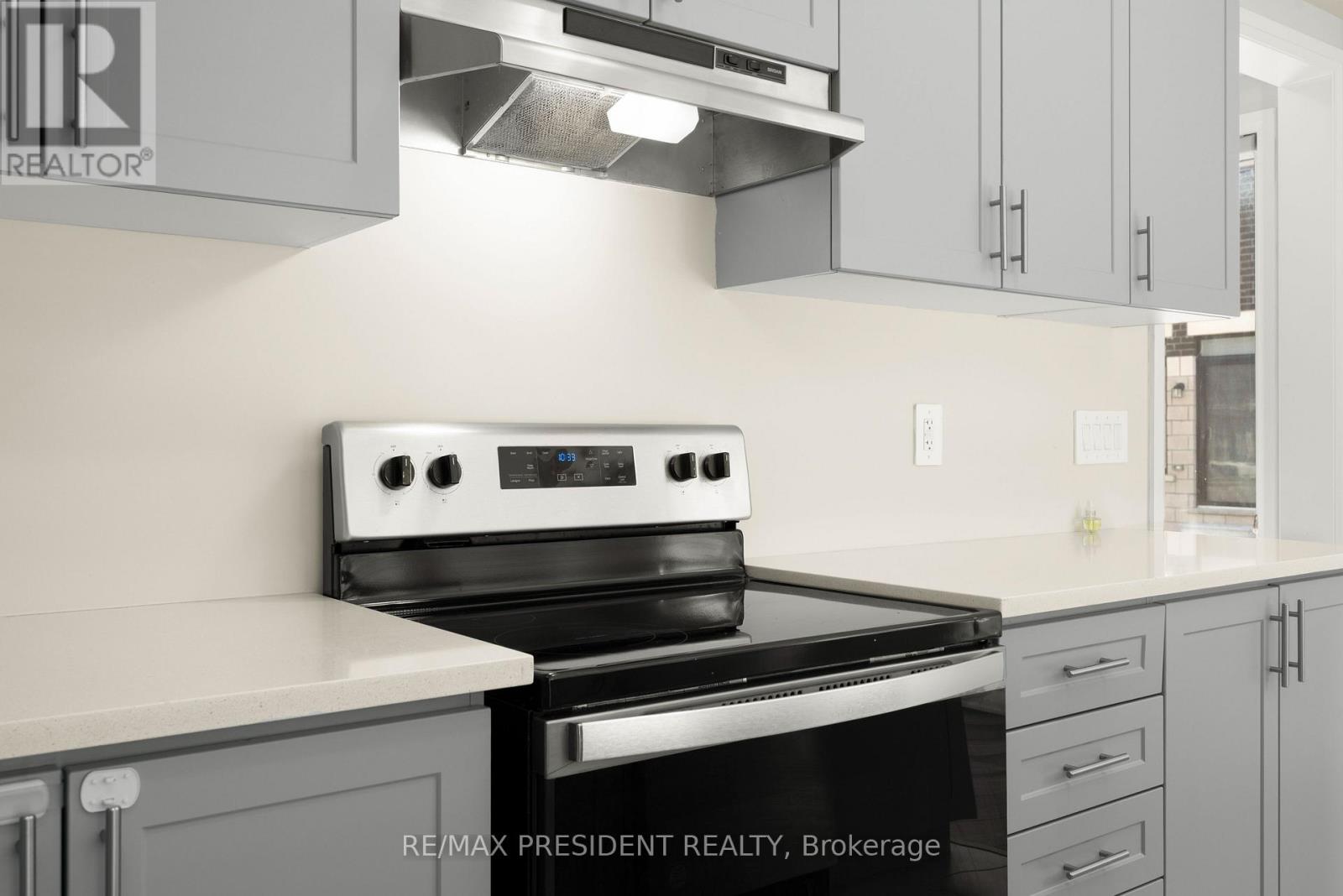 100 Corley Street W, Kawartha Lakes (Lindsay), Ontario  K9V 6C2 - Photo 18 - X12978090