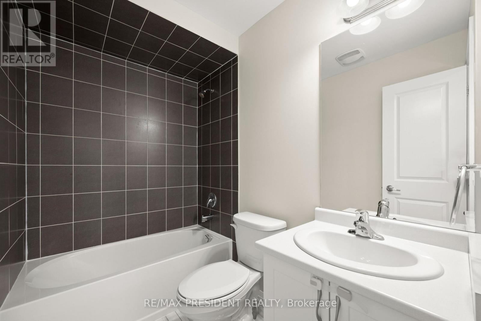 100 Corley Street W, Kawartha Lakes (Lindsay), Ontario  K9V 6C2 - Photo 31 - X12978090