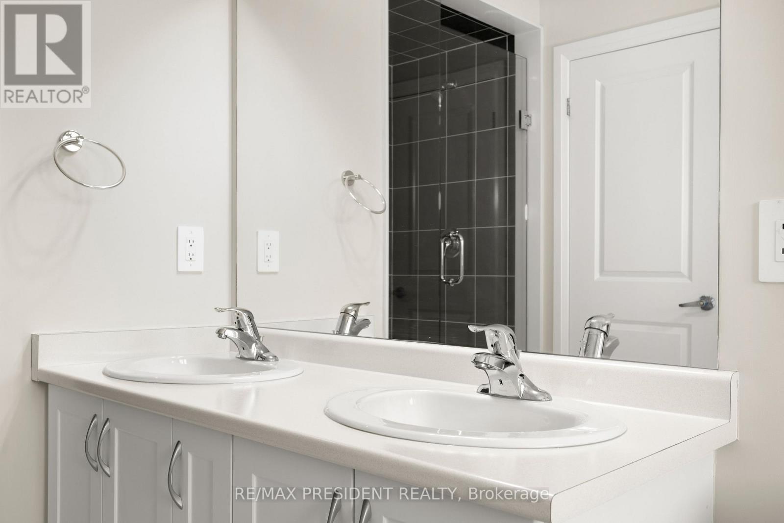 100 Corley Street W, Kawartha Lakes (Lindsay), Ontario  K9V 6C2 - Photo 40 - X12978090