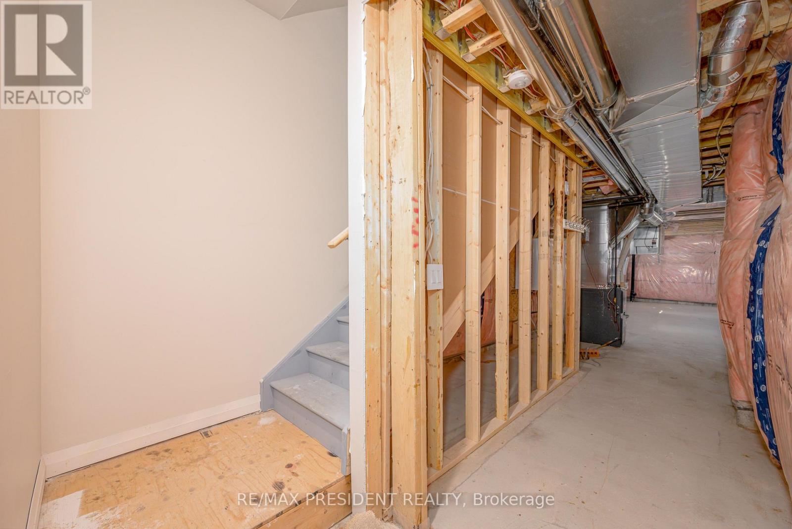 100 Corley Street W, Kawartha Lakes (Lindsay), Ontario  K9V 6C2 - Photo 43 - X12978090