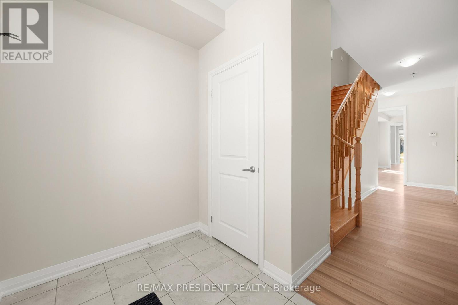 100 Corley Street W, Kawartha Lakes (Lindsay), Ontario  K9V 6C2 - Photo 8 - X12978090