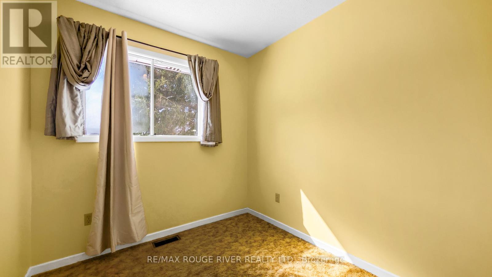 20 Coyle Crescent, Selwyn, Ontario  K9J 6X5 - Photo 12 - X12978378