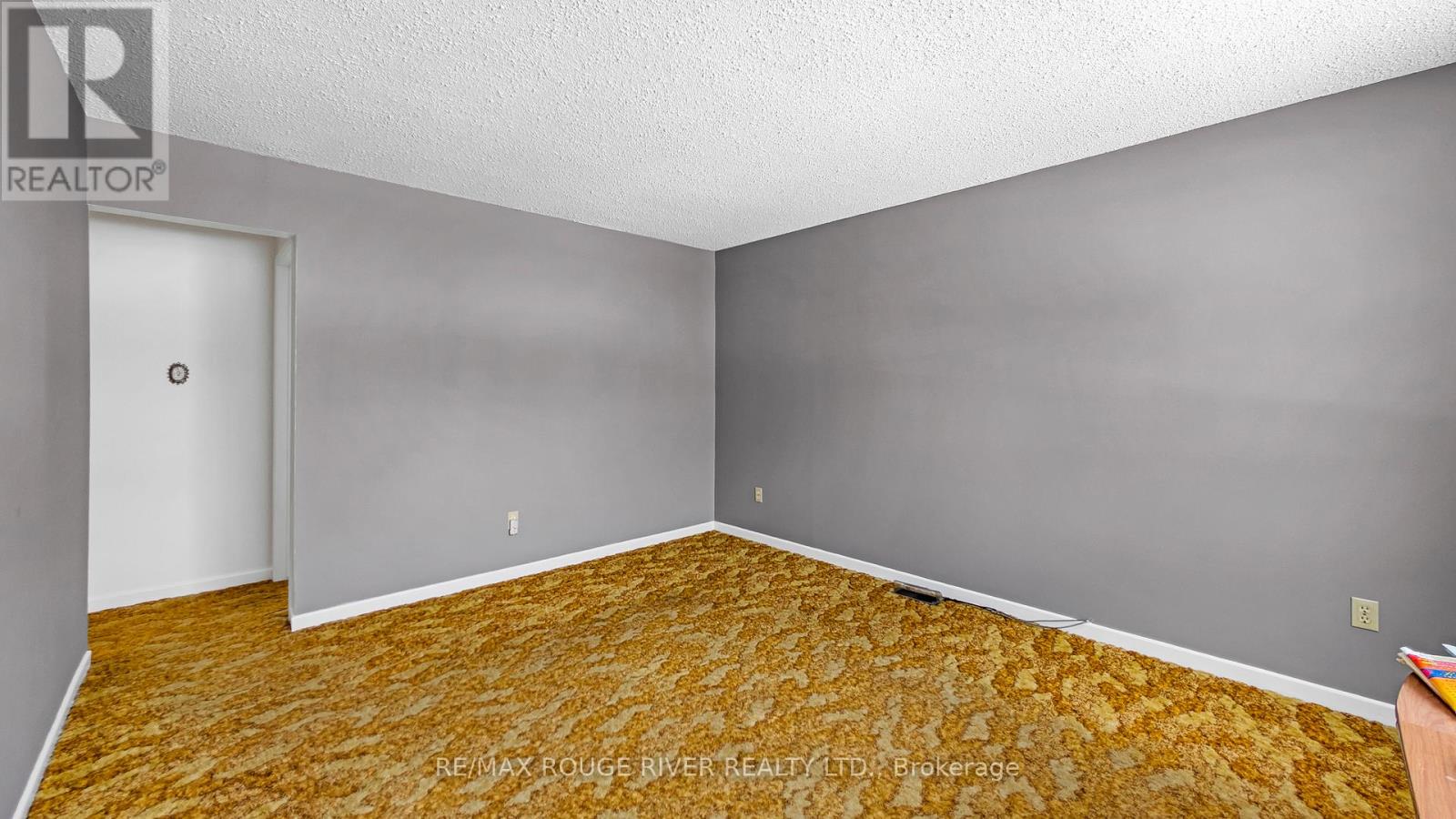 20 Coyle Crescent, Selwyn, Ontario  K9J 6X5 - Photo 5 - X12978378