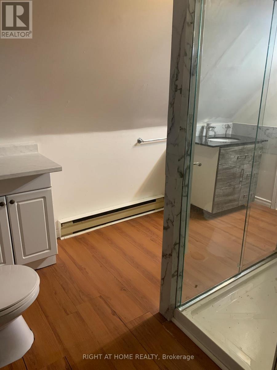 541 Aylmer Street N, Peterborough (Town Ward 3), Ontario  K9H 3W6 - Photo 11 - X12978560