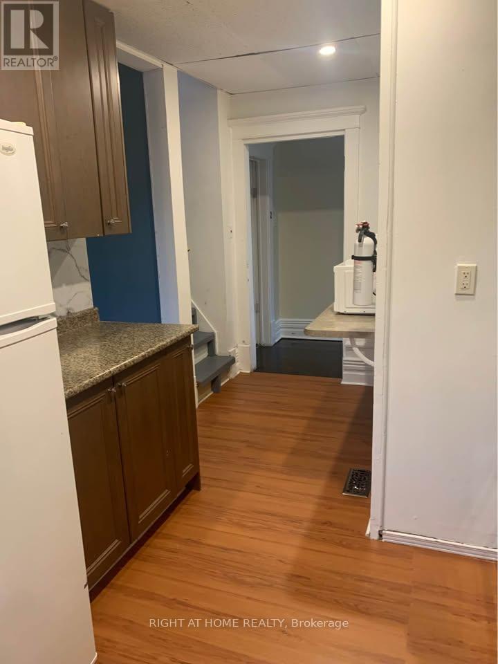 541 Aylmer Street N, Peterborough (Town Ward 3), Ontario  K9H 3W6 - Photo 20 - X12978560