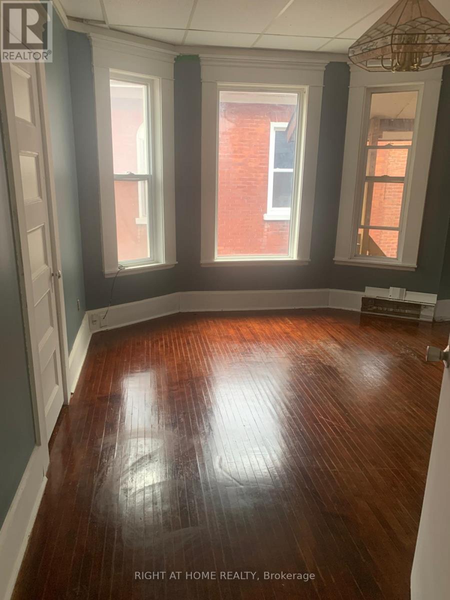 541 Aylmer Street N, Peterborough (Town Ward 3), Ontario  K9H 3W6 - Photo 22 - X12978560