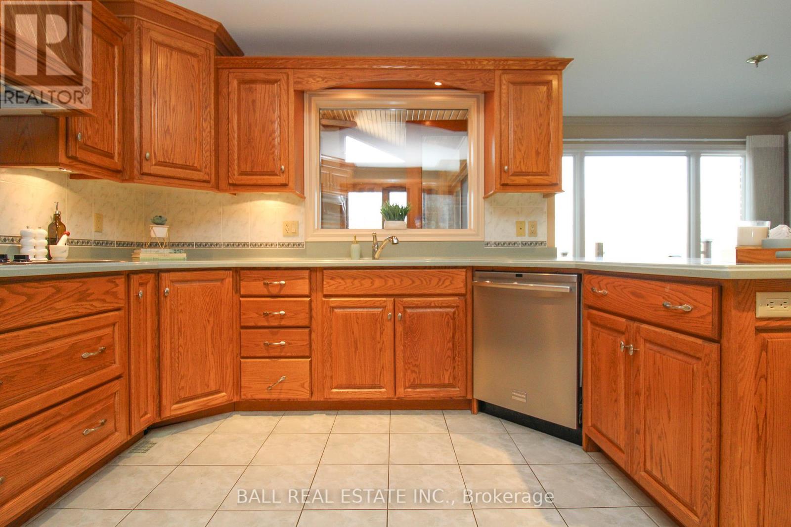 1166 Summit Drive, Peterborough (Otonabee Ward 1), Ontario  K9J 8A7 - Photo 11 - X12978848