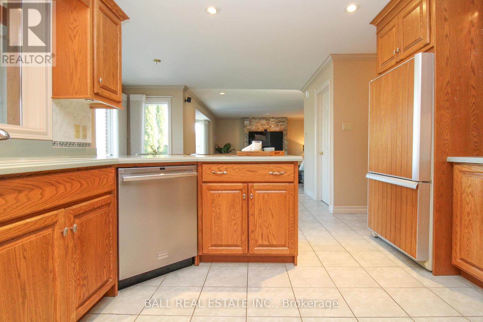 1166 Summit Drive, Peterborough (Otonabee Ward 1), Ontario  K9J 8A7 - Photo 12 - X12978848