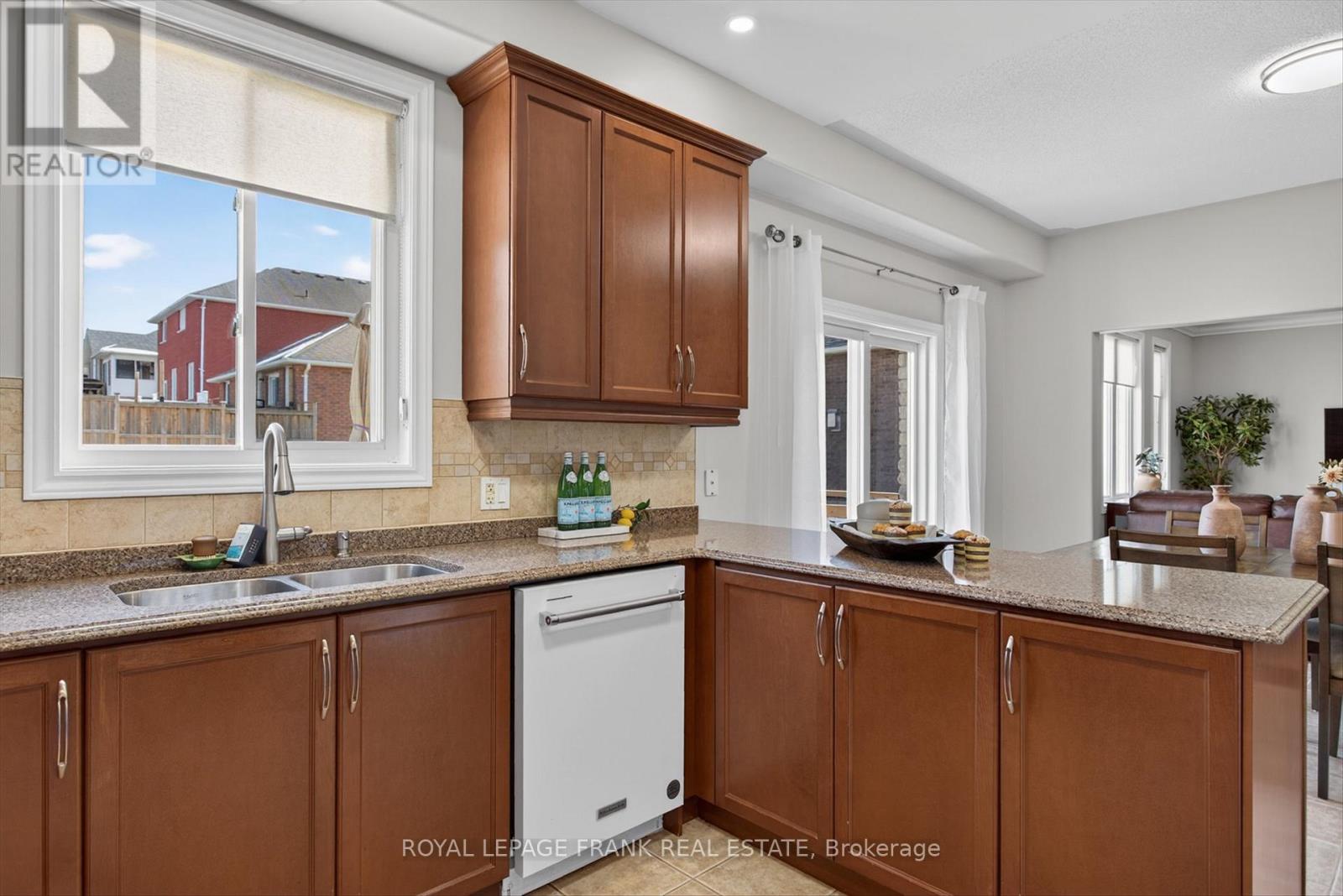 1504 Ireland Drive, Peterborough (Monaghan Ward 2), Ontario  K9K 2T2 - Photo 10 - X12979086