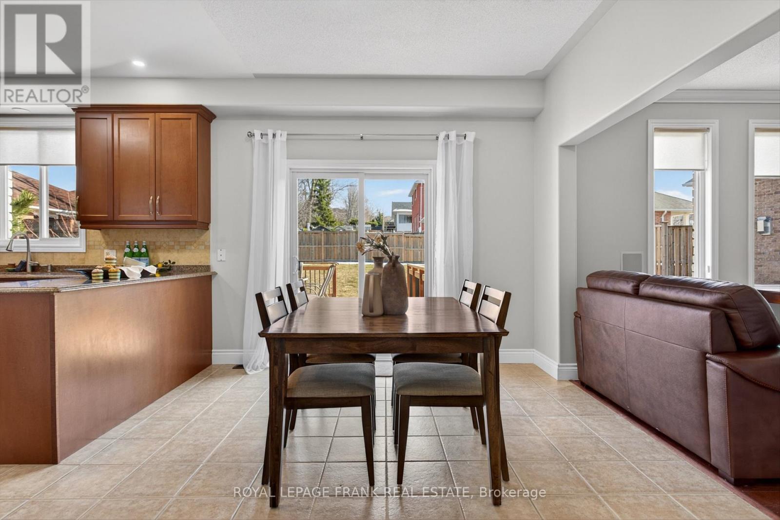 1504 Ireland Drive, Peterborough (Monaghan Ward 2), Ontario  K9K 2T2 - Photo 12 - X12979086