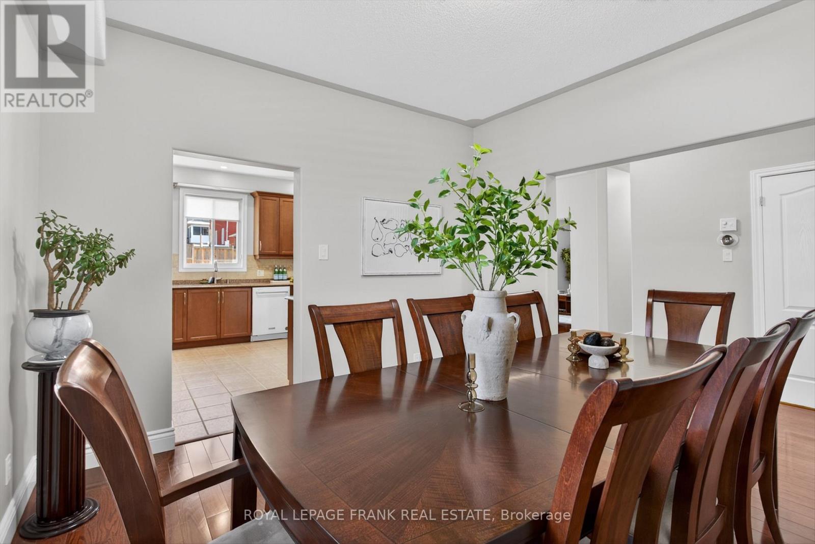 1504 Ireland Drive, Peterborough (Monaghan Ward 2), Ontario  K9K 2T2 - Photo 8 - X12979086