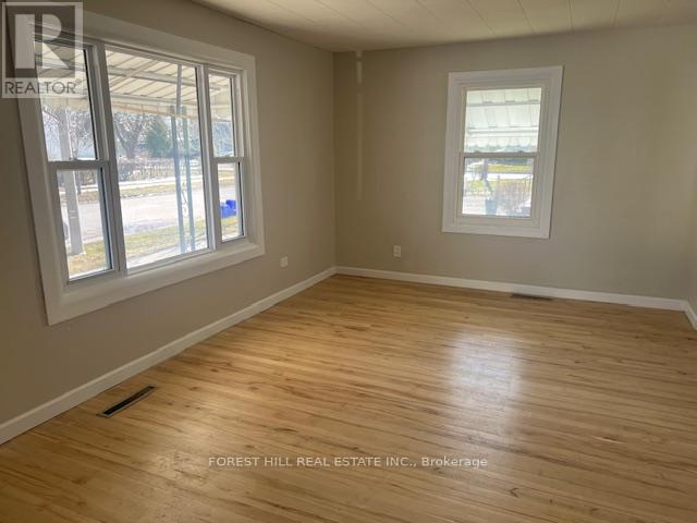 780 New Romaine Street, Peterborough (Otonabee Ward 1), Ontario  K9J 2E9 - Photo 5 - X12979986